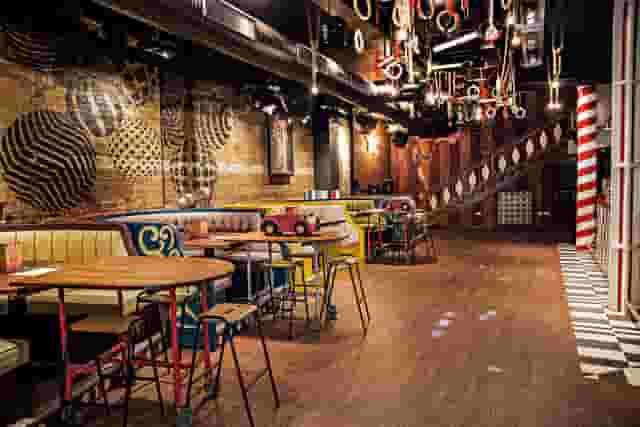 Trapeze Bar