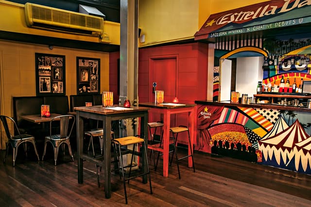 Trapeze Bar