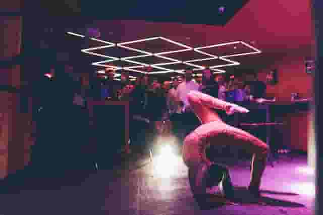 Trapeze Bar