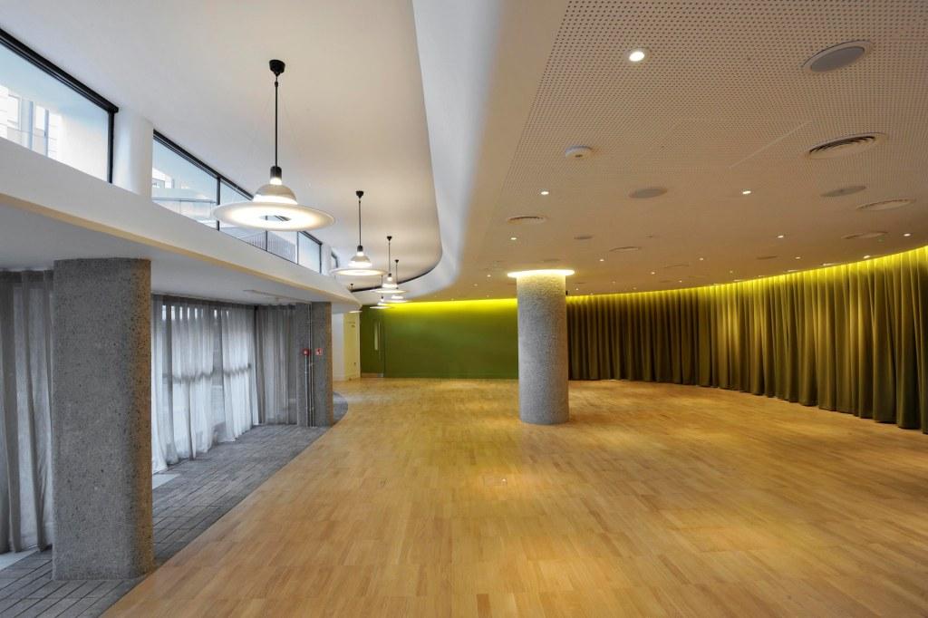 Terrace Gallery in London: modern event space with natural light for meetings and gatherings. - Banner