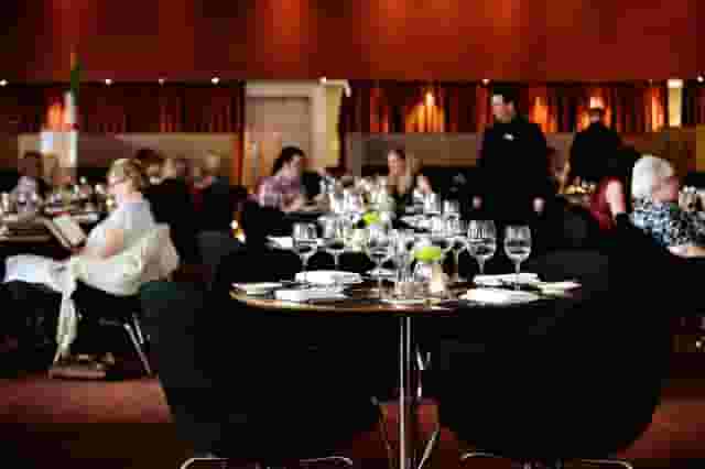 Podium Restaurant & Bar Lounge