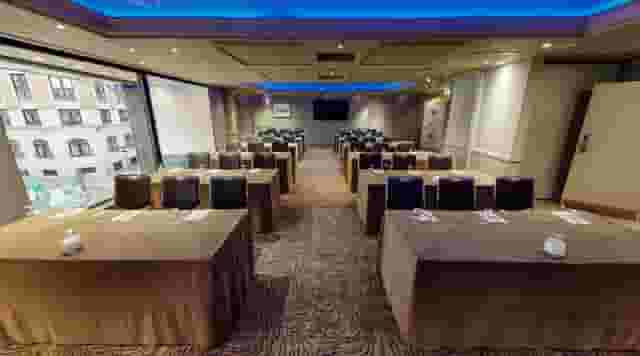 Leonardo Royal Hotel London City