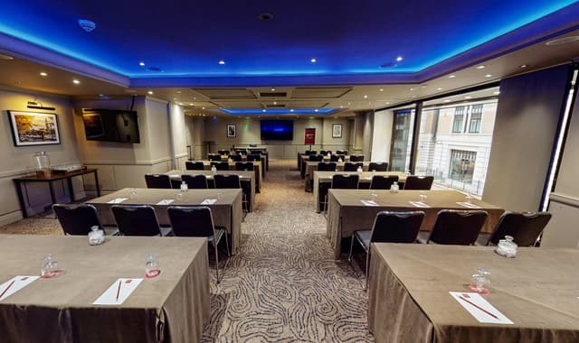 Leonardo Royal Hotel London City