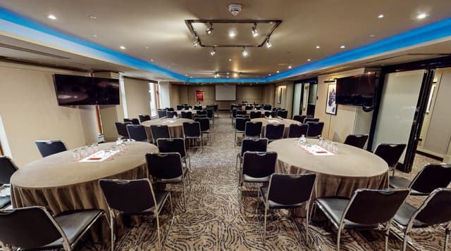 Leonardo Royal Hotel London City