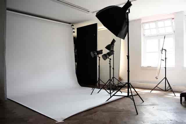 Versatile photography studio with clean backdrop for branding events and video shoots.