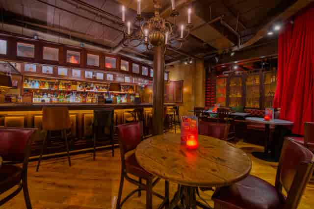 Havana Bar Manchester: stylish venue with warm lighting for cocktail receptions and gatherings.