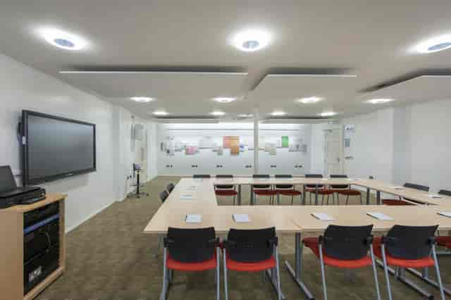 Bishopsgate Institute meeting room with U-shaped table for workshops and presentations.