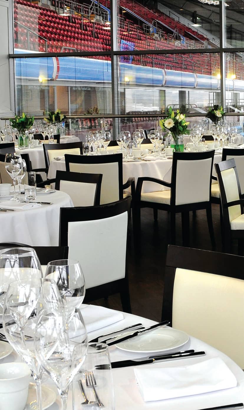 Elegant dining space in Villa Park for corporate dinners and private events.