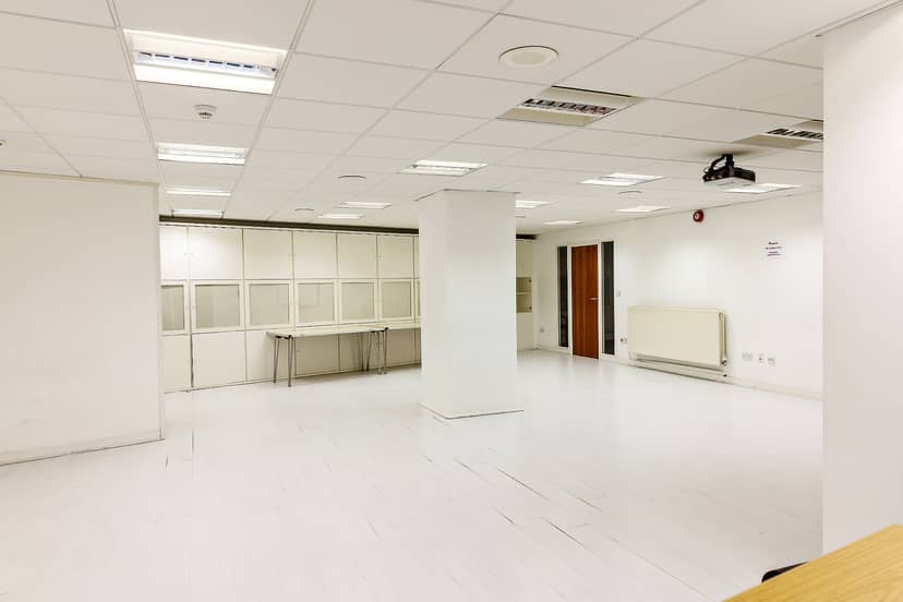 Bright, blank meeting space in Eastside Shoreditch for corporate events and workshops.