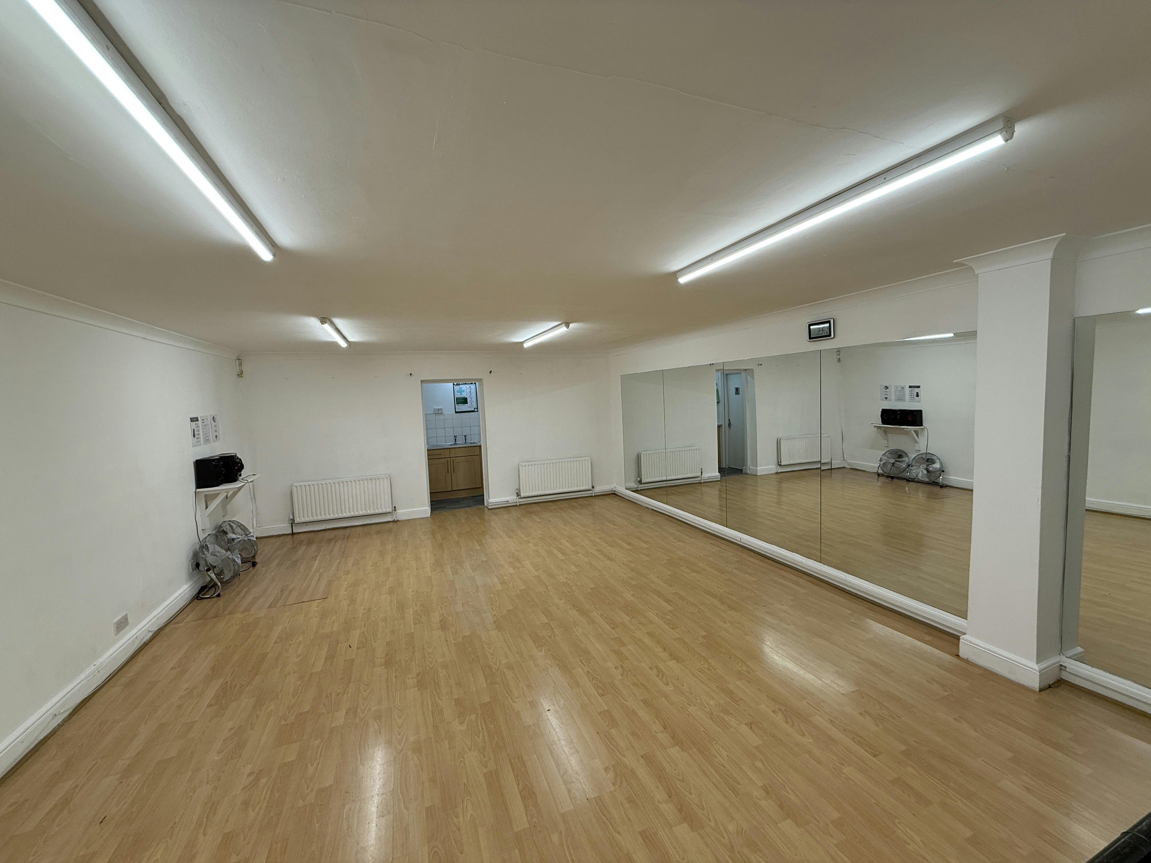 artsHouse - The Lounge Studio  image 1