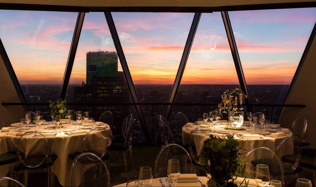 Private dining room at Searcys, elegant tables, perfect for corporate events and gatherings.
