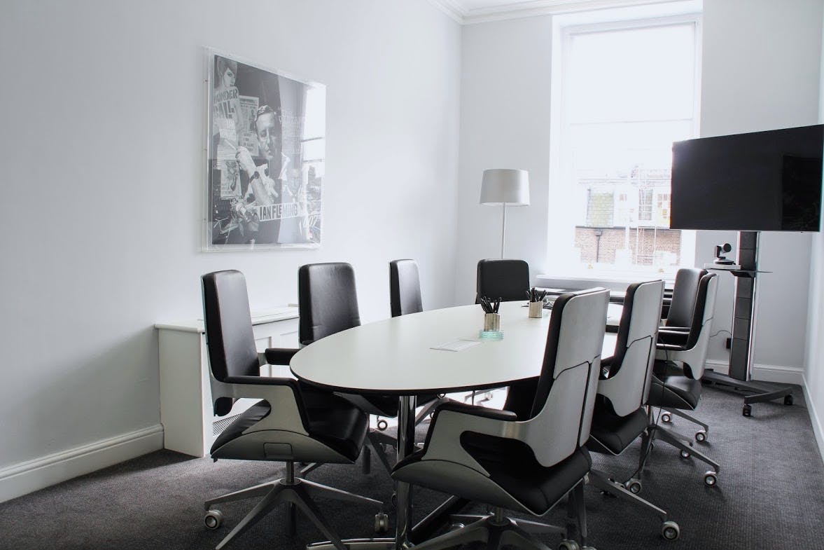 Modern meeting room in Fleming GreenSpace, ideal for collaborative business events.