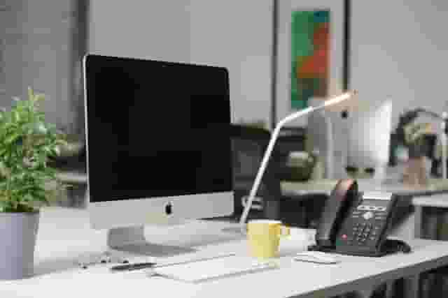 Maple Leaf Hot Desks