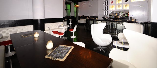 Modern Dispensary in Piccadilly Institute, ideal for cocktail receptions and networking events.