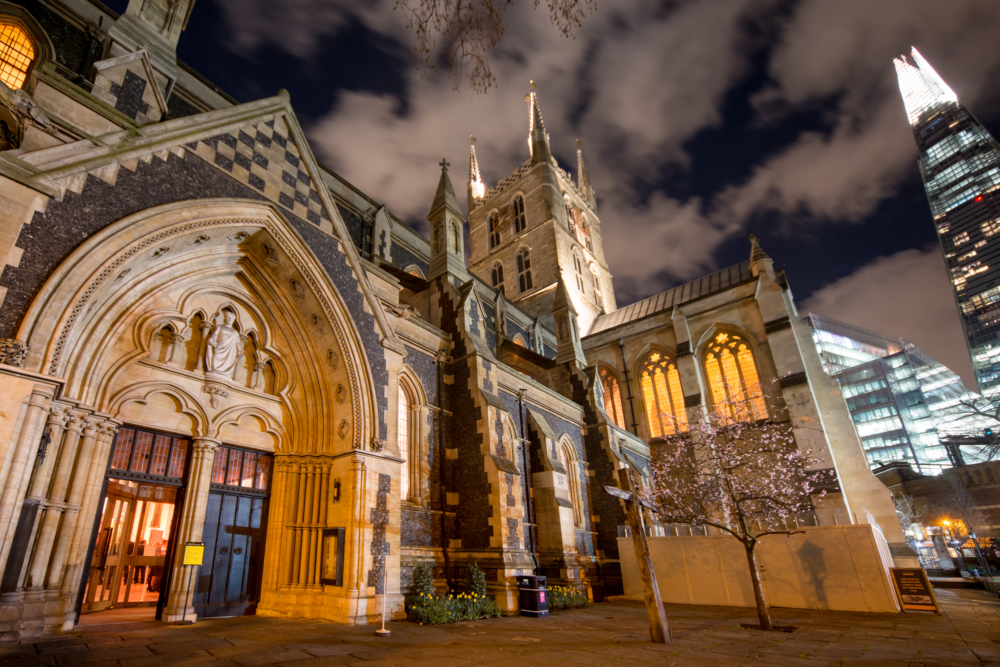 Southwark Cathedral Library: historic venue with modern skyline, perfect for unique events. - Banner