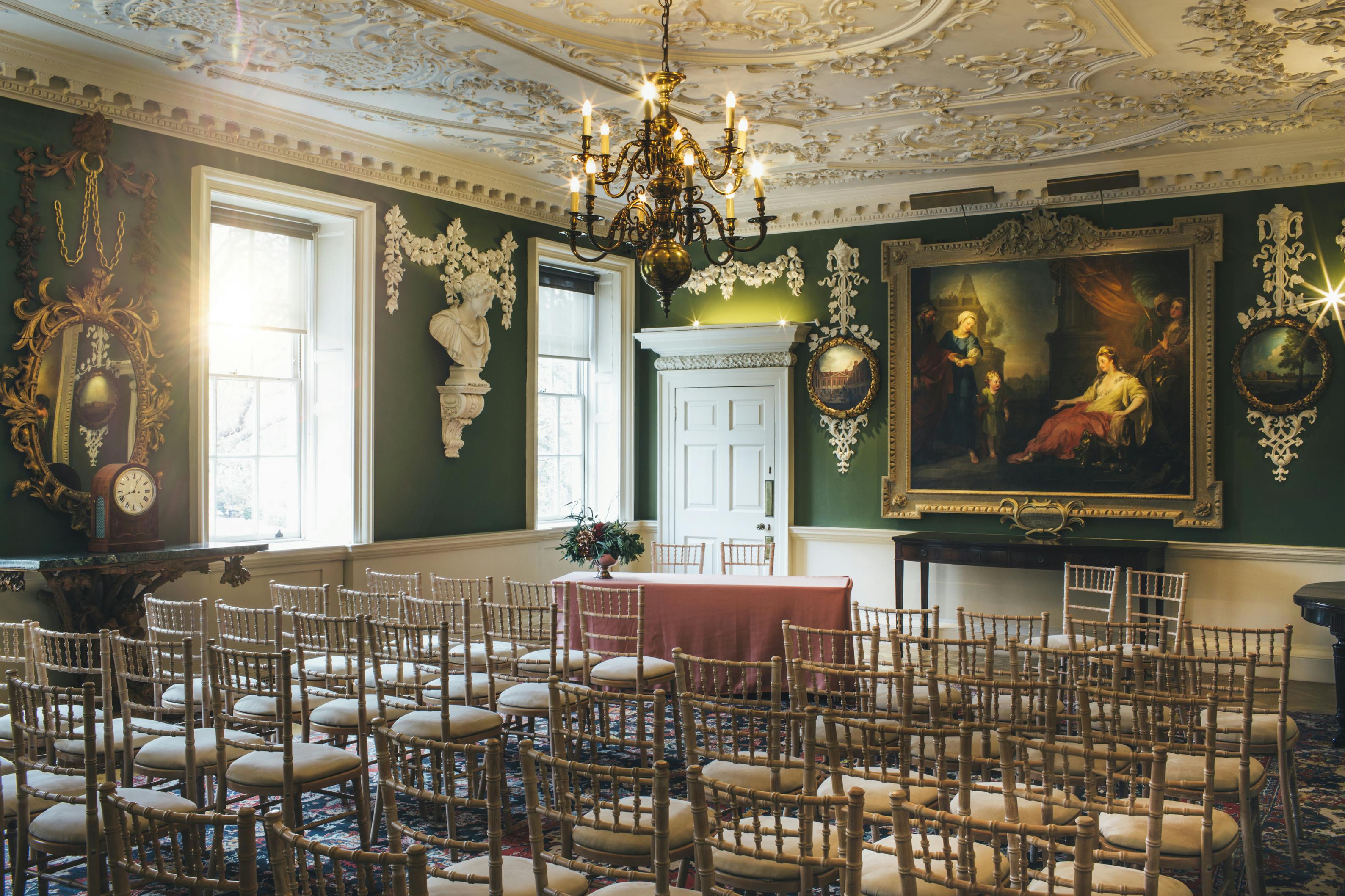 Elegant Foundling Museum court room with chiavari chairs for intimate events.