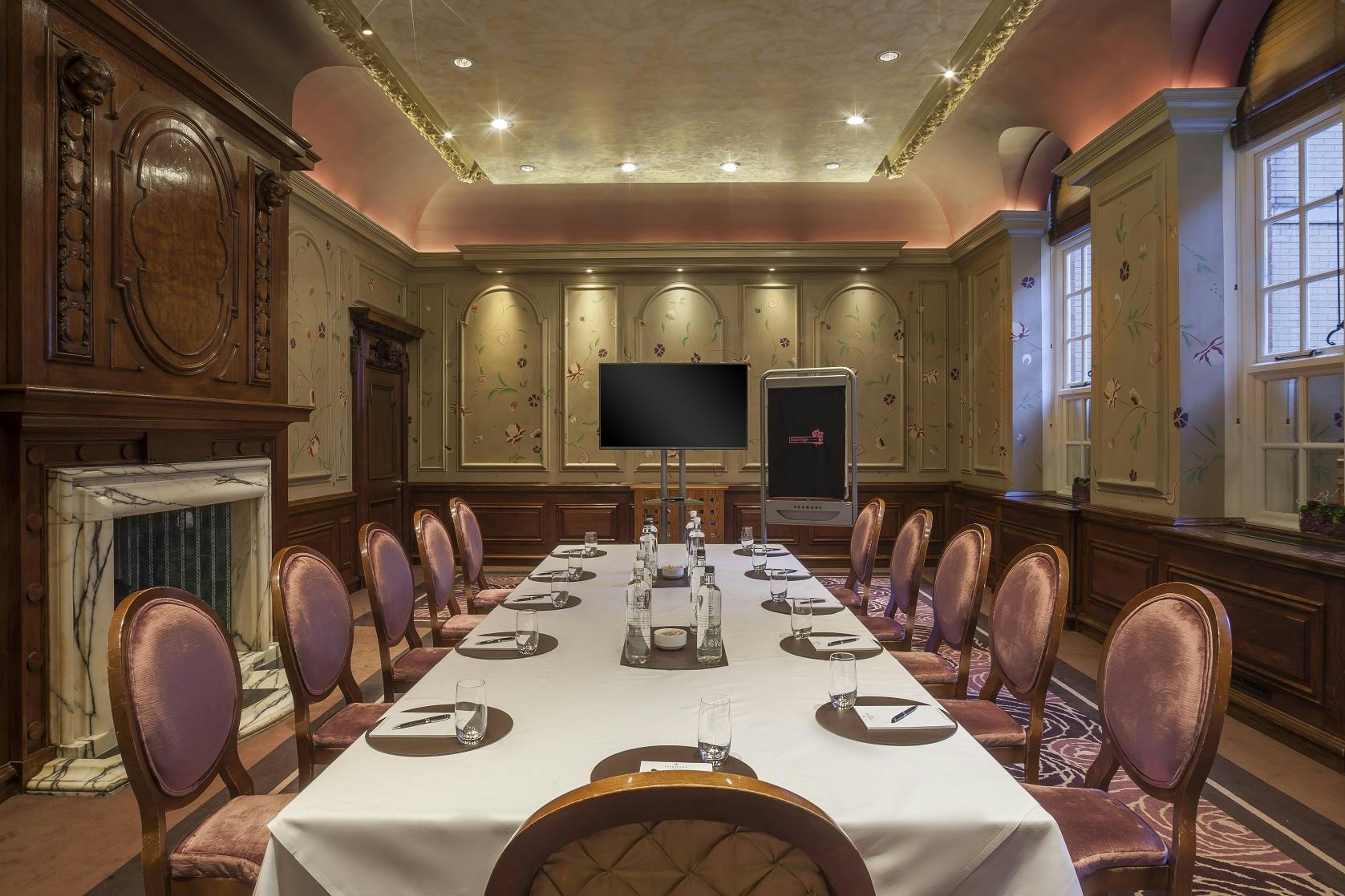 Sophisticated meeting room at The Roseate, Reading, ideal for executive events.