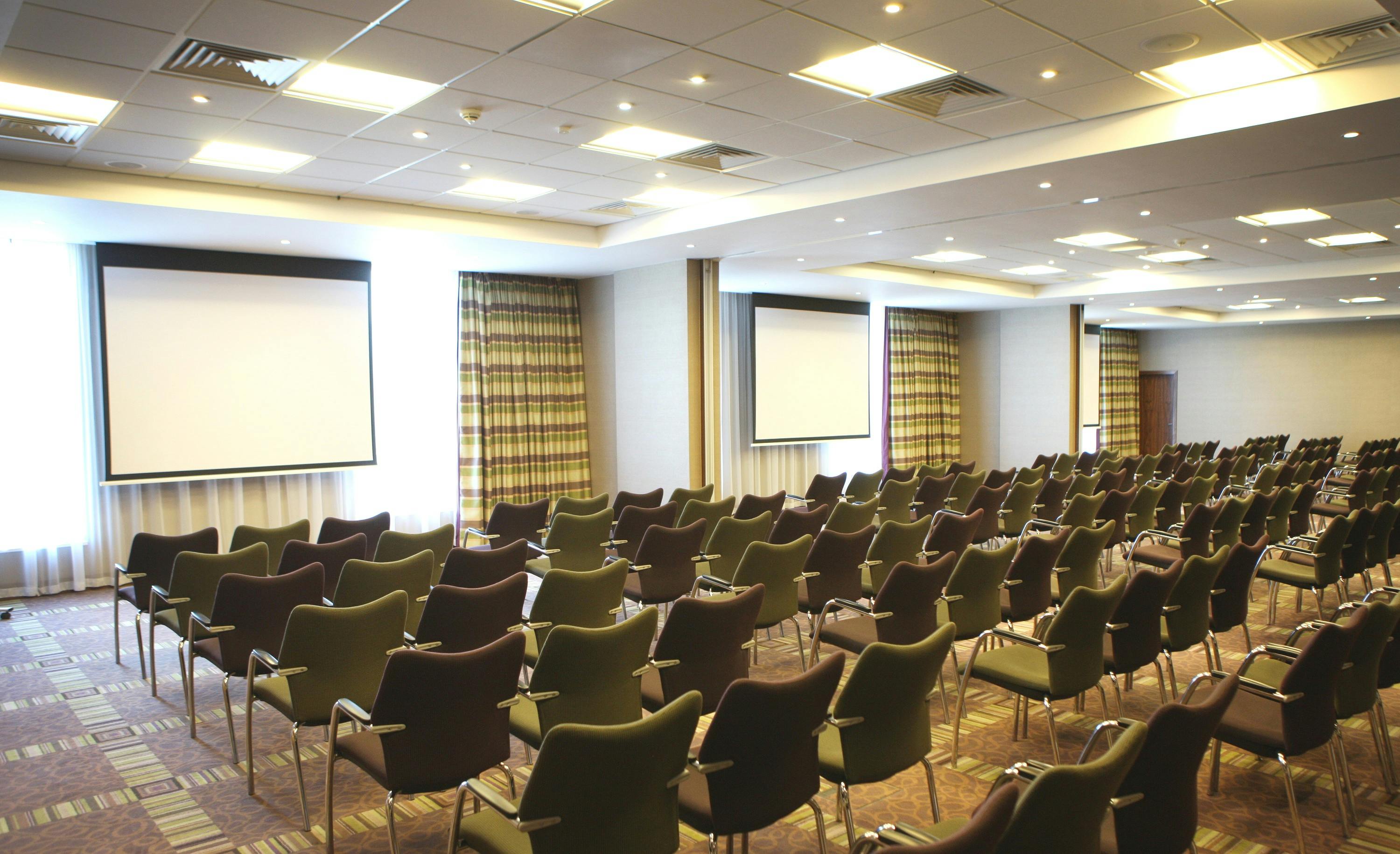 Crowne Plaza Reading - image
