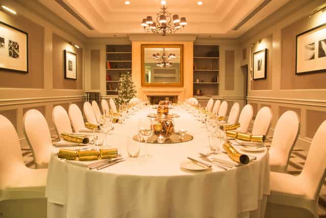 Elegant banquet table in Hyatt Regency Birmingham's Drawing Room for corporate events.