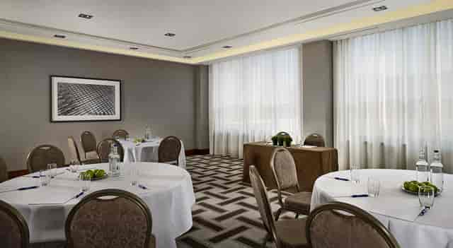 Elegant meeting room at Hyatt Regency Birmingham for corporate events and workshops.