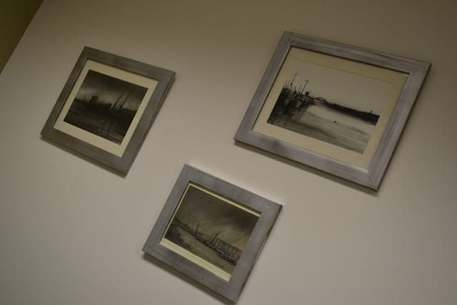 Chill Out Zone with framed art, perfect for creative meetings and events.