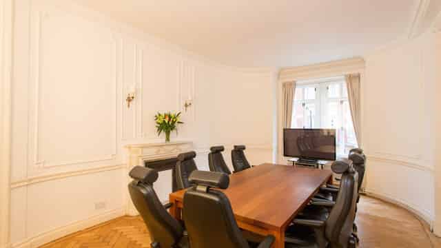 Boutique Boardroom & Brainstorm Suite