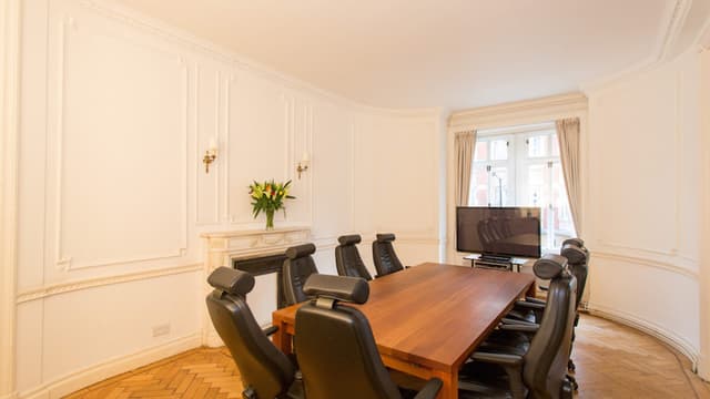Boutique Boardroom & Brainstorm Suite