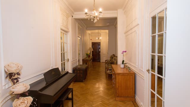 Boutique Boardroom & Brainstorm Suite