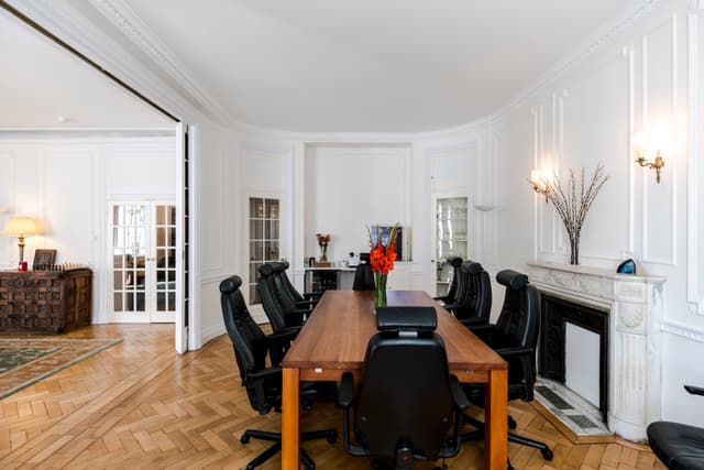 Boutique Boardroom & Brainstorm Suite