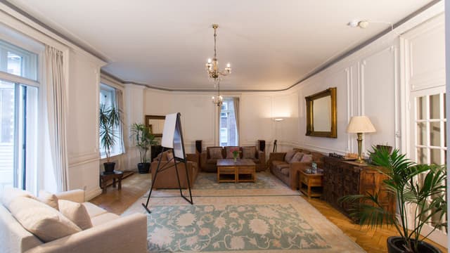 Boutique Boardroom & Brainstorm Suite