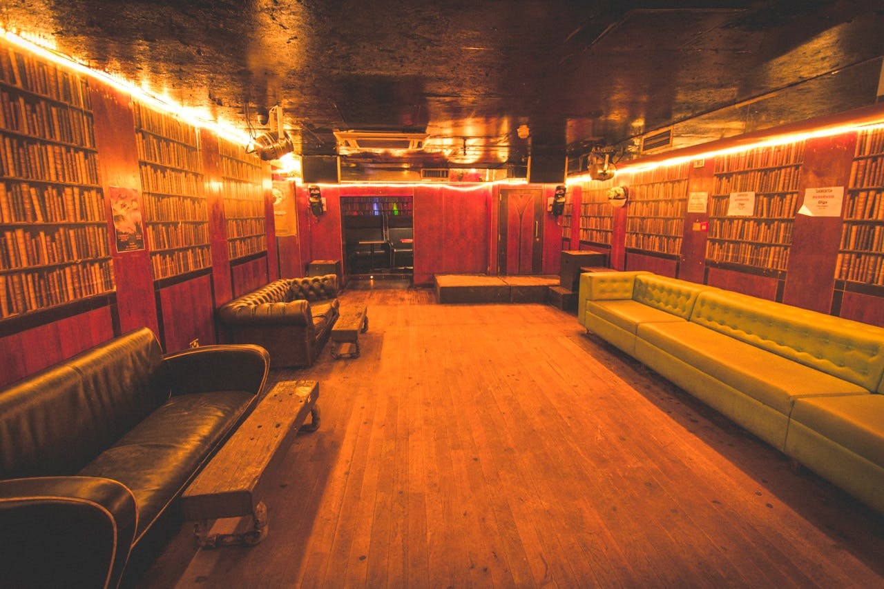 Cozy event space in The Shoreditch, perfect for meetings and workshops.
