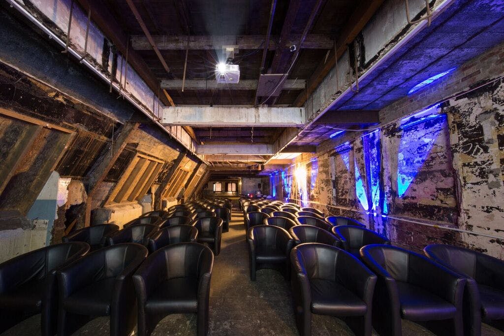Bar in OXO Tower with industrial decor, ideal for creative meetings and networking events.