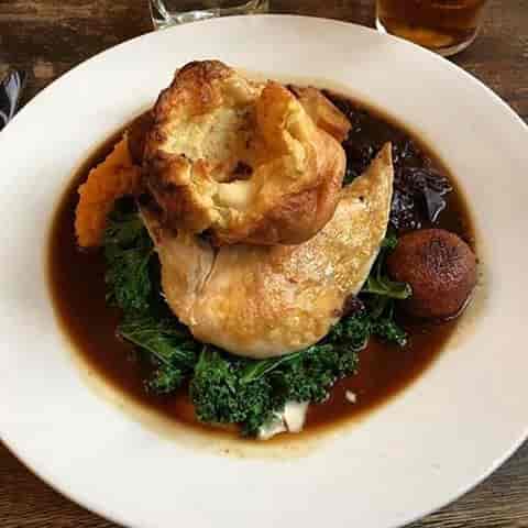 Roast poultry and Yorkshire pudding banquet entree for corporate dinners and formal luncheons.