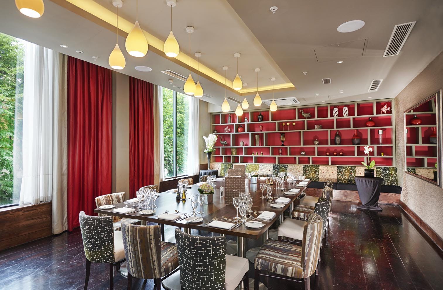 Elegant meeting space at Society Restaurant, Hilton London Olympia for upscale dining events.