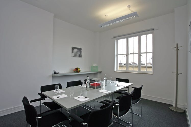 Modern minimalist meeting room at RIBA, perfect for productive sessions and brainstorming.