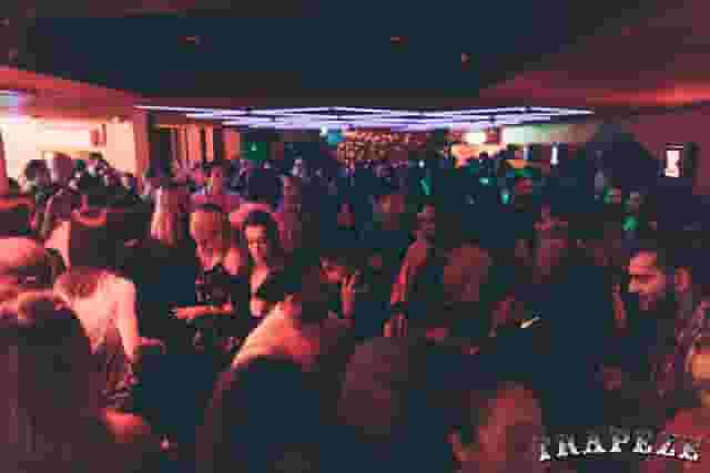 Trapeze Bar