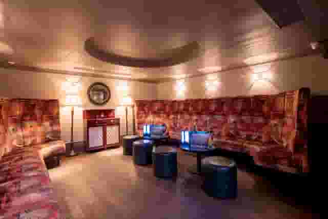 100 Room
