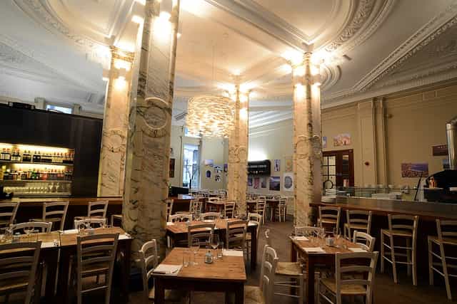 Elegant bar at The Grand Trafalgar Square, ideal for events and meetings.
