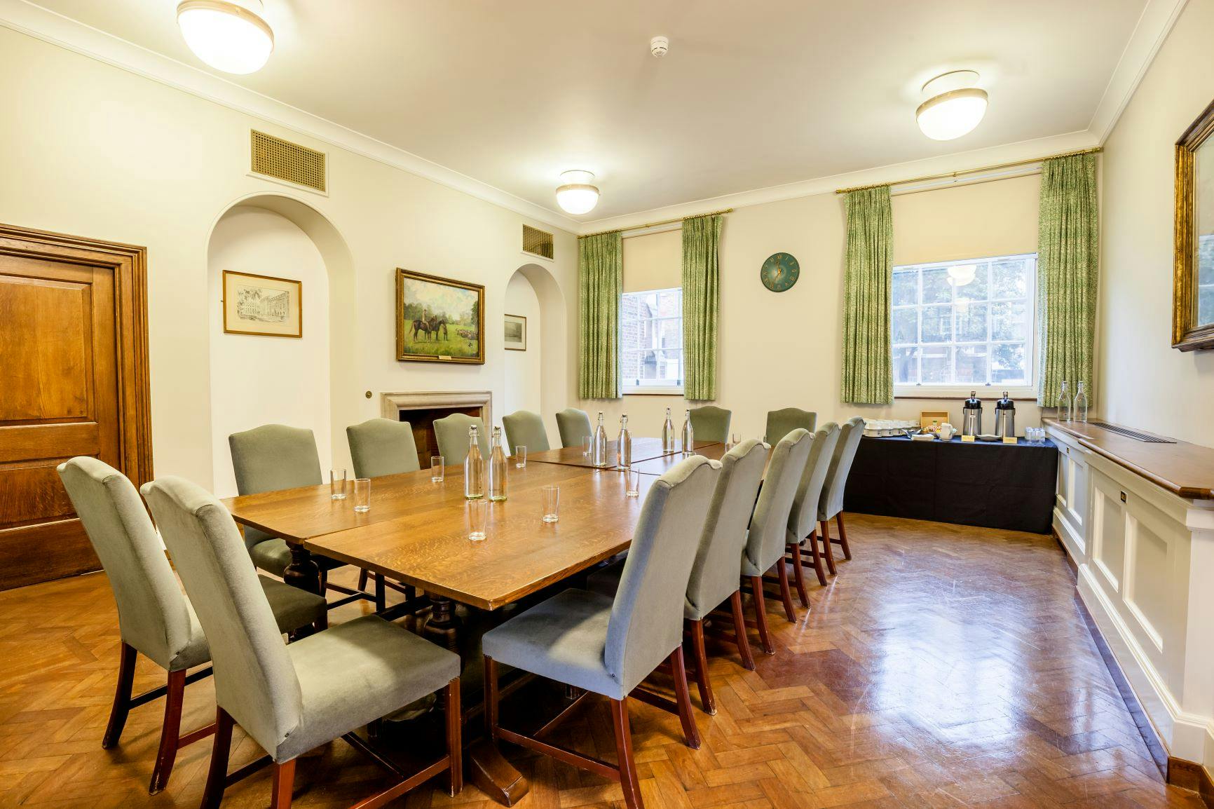 London House Small Common Room, elegant meeting space for corporate events and gatherings.