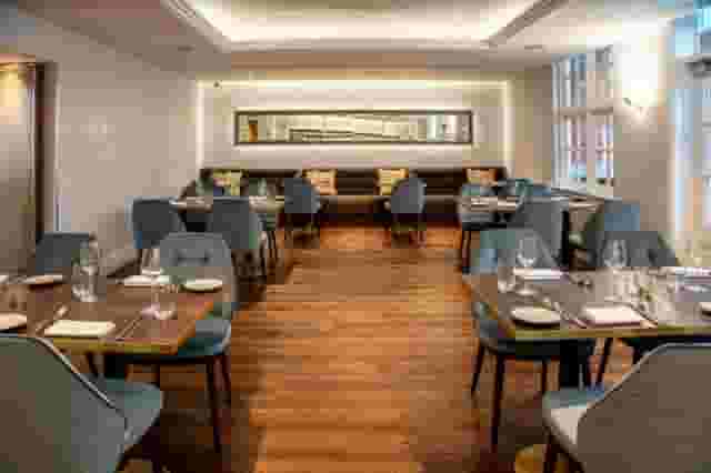 The Roseate, Reading