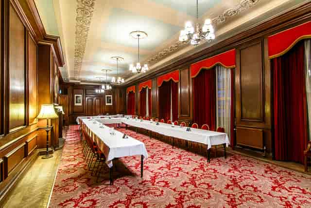 Elegant meeting room in Manchester Hall, ideal for corporate events and professional gatherings.