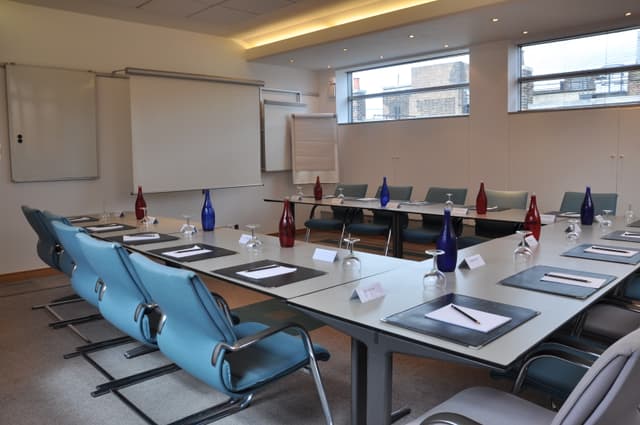 5th Floor Chromium Boardroom 1