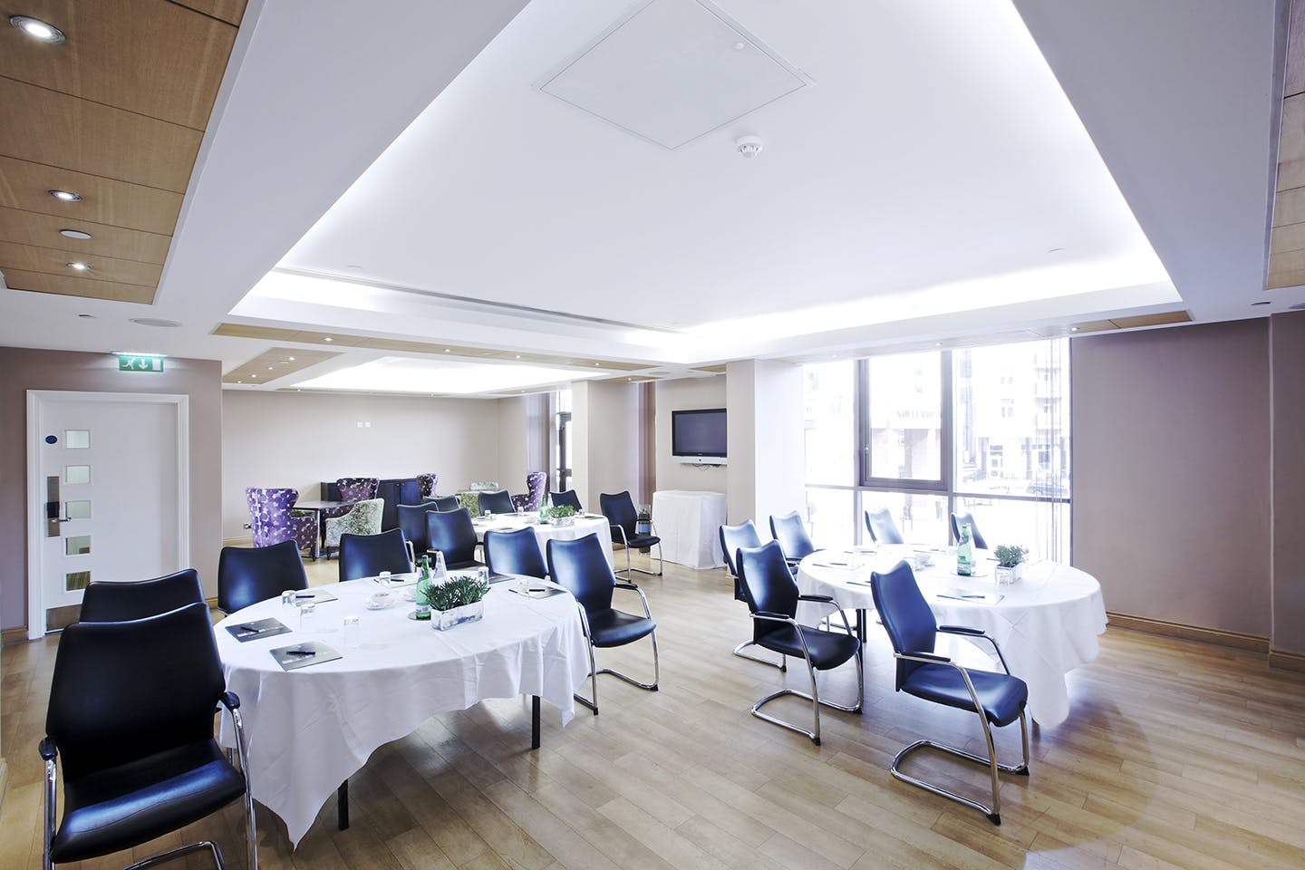Stamford Bridge - Copthorne Lounge image 2