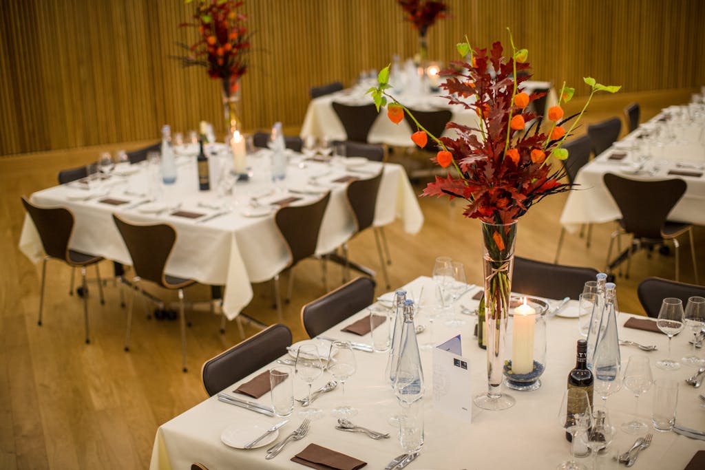 Pyramid Dining Room at Saïd Business School, elegant setup for corporate dinners.