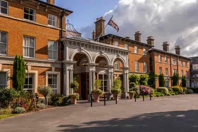 Oatlands Park Hotel Drawing Room, elegant venue for corporate events and meetings.