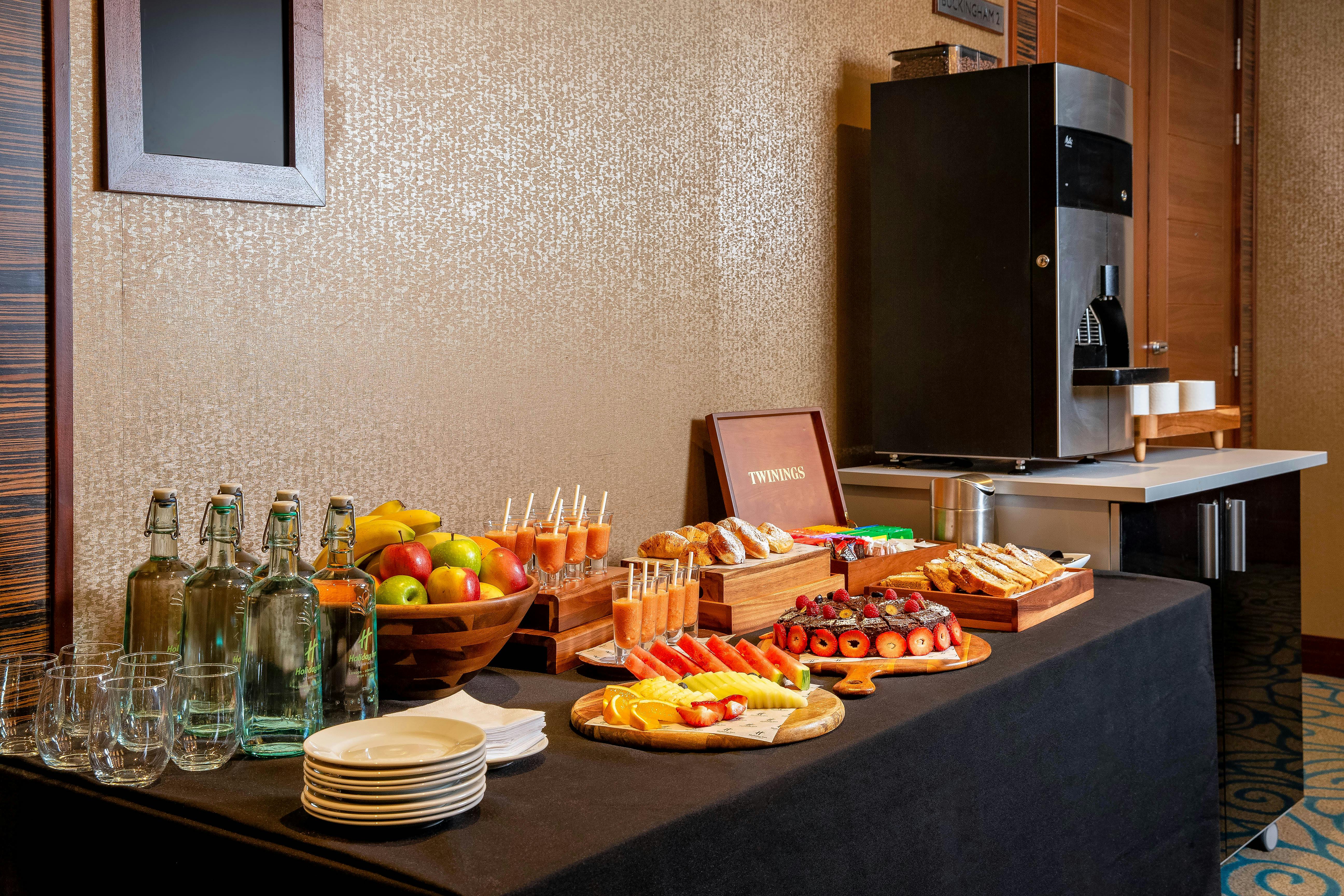 Holiday Inn London - Kensington High Street - Buckingham Suite image 1