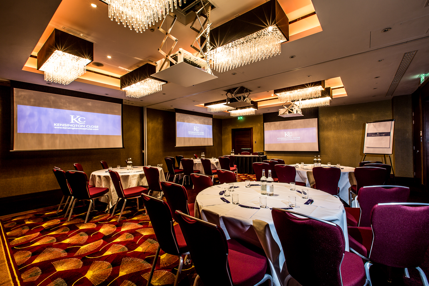 Buckingham Suite at Holiday Inn Kensington: elegant meeting space for corporate events. - Banner