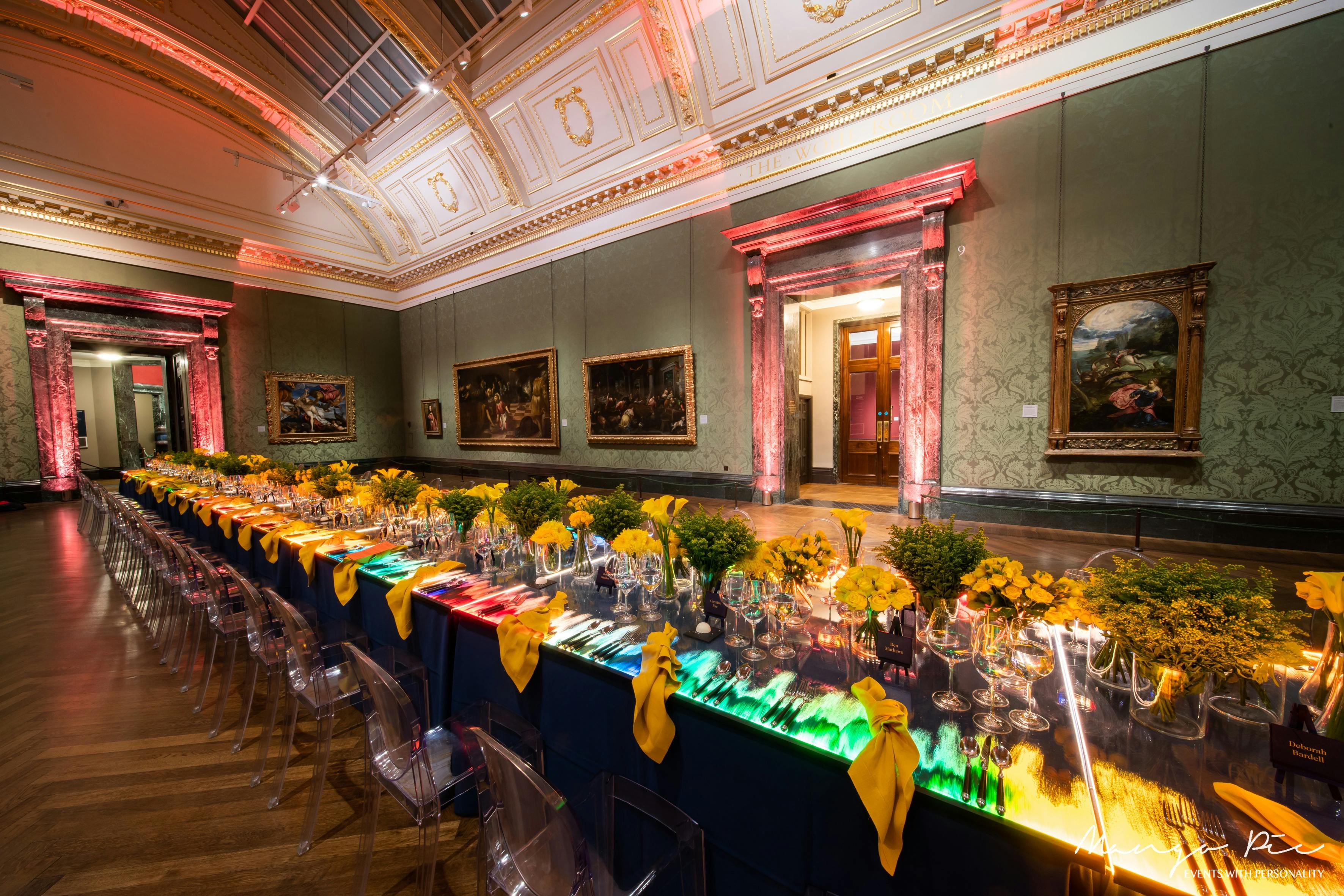 Elegant banquet table in Wohl Room, perfect for gala dinners and corporate events.