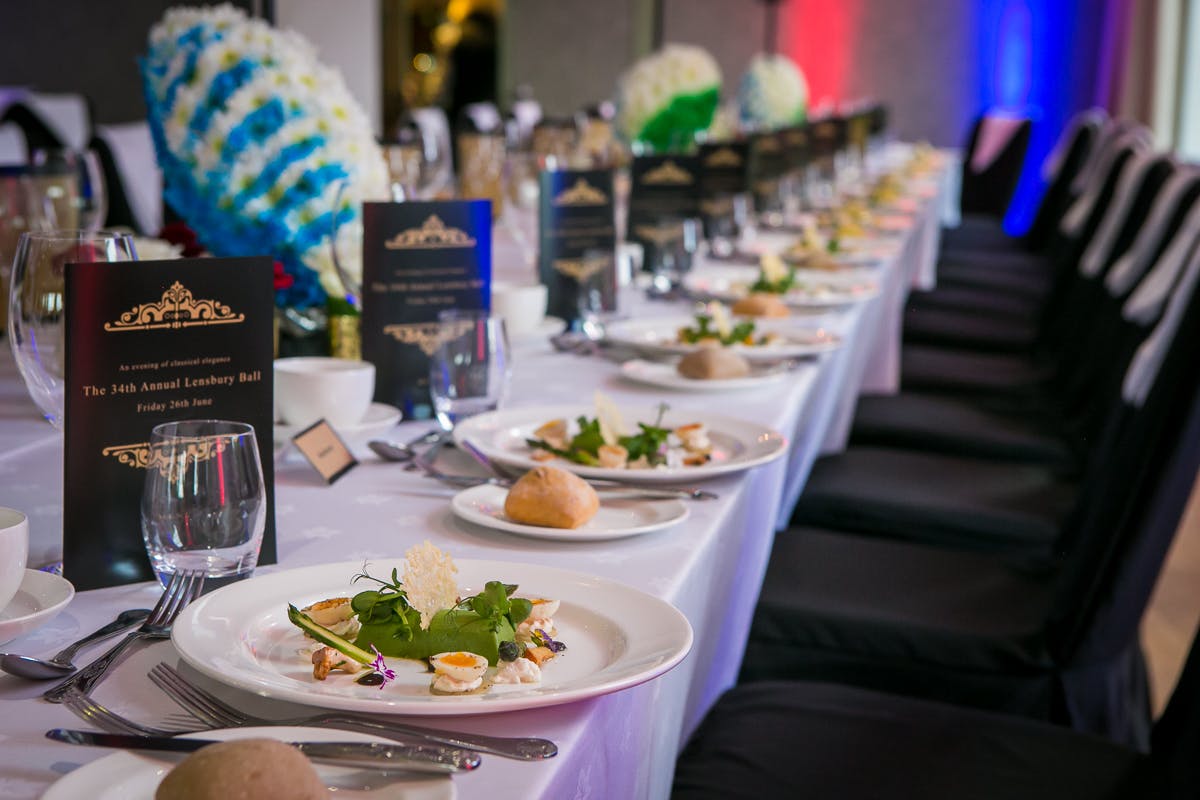 Elegant banquet table in The Thames View Suite, perfect for formal events.