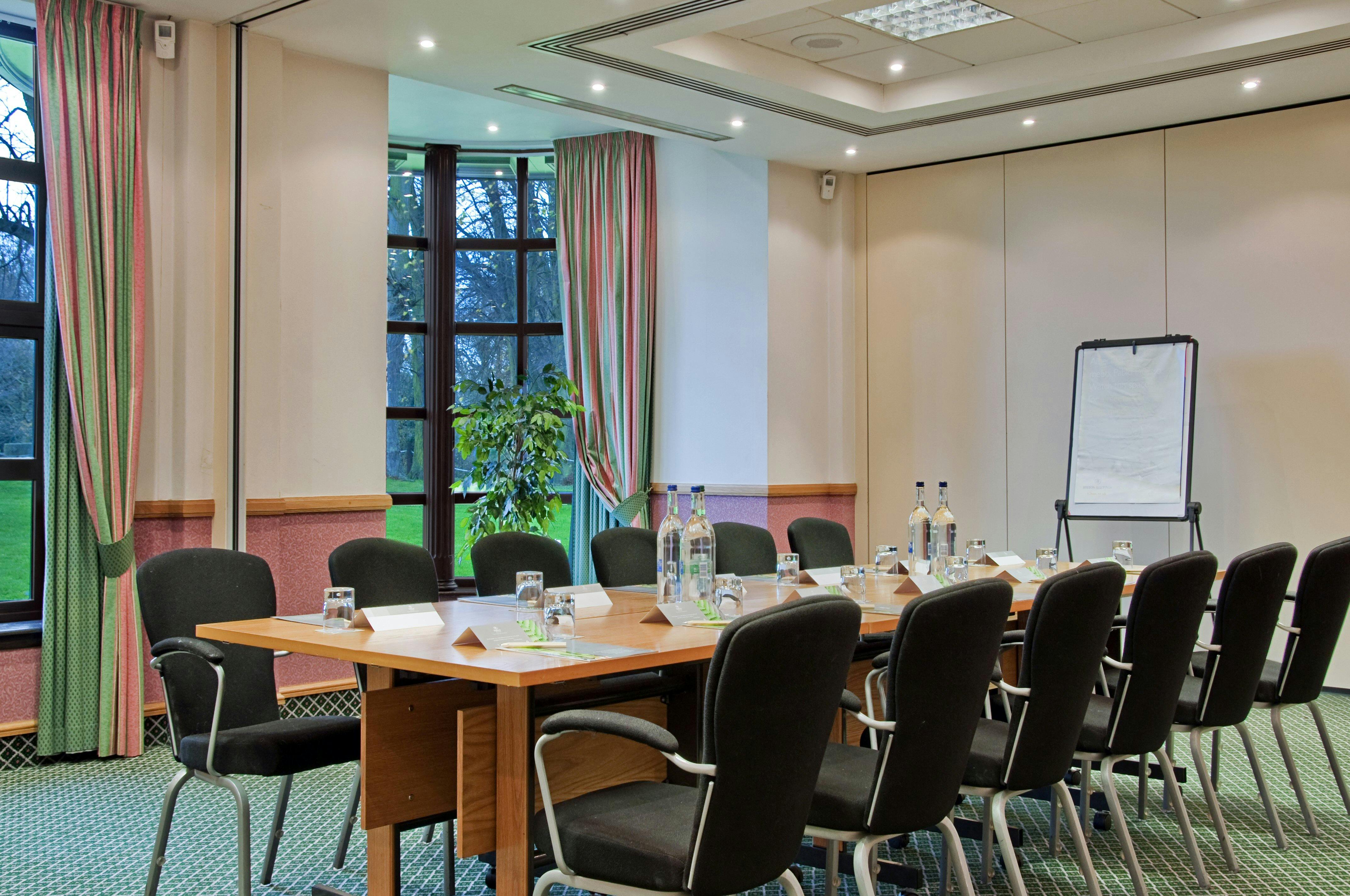 Worcester Suite at Hilton Puckrup Hall, bright meeting room for corporate events.